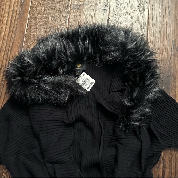 Faux fur collar cardigan NWT - Picture 2 of 6